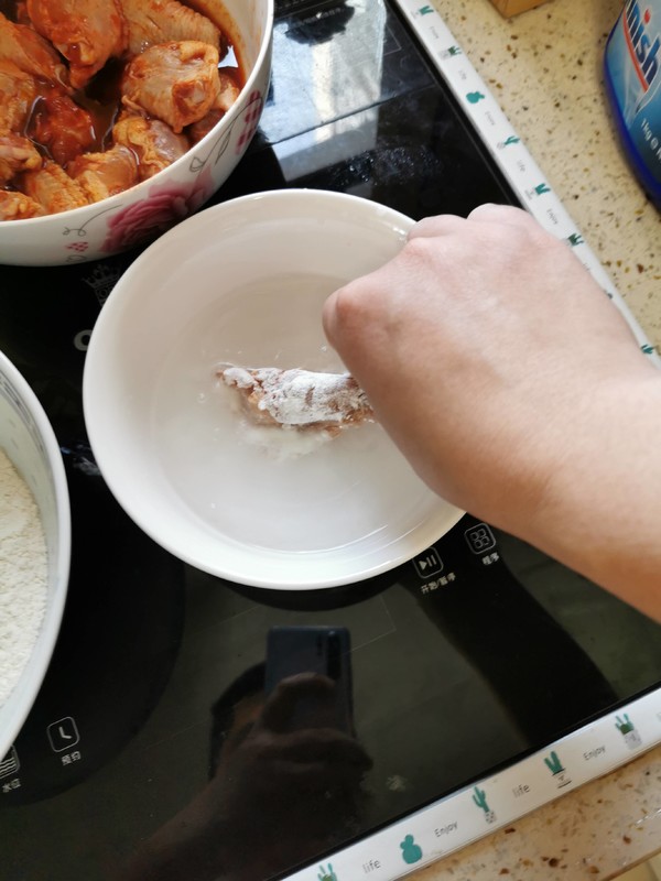 香酥炸雞翅的做法-咸鮮味炸菜譜