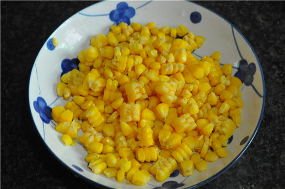 青辣椒炒玉米的做法-香辣味炒菜譜-易網(wǎng)健康養(yǎng)生網(wǎng) 青辣椒炒玉米的做法-香辣味炒菜譜