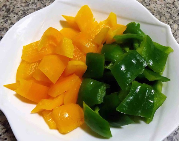 彩椒辣醬炒花螺的做法-香辣味炒菜譜-易網健康養生網 彩椒辣醬炒花螺的做法-香辣味炒菜譜