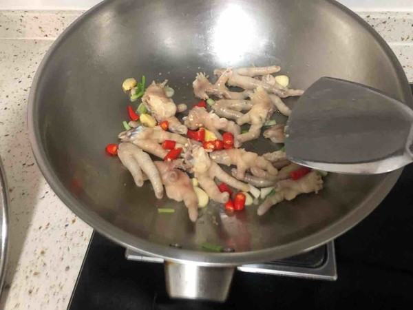 紅燒雞爪的做法-家常味燒菜譜