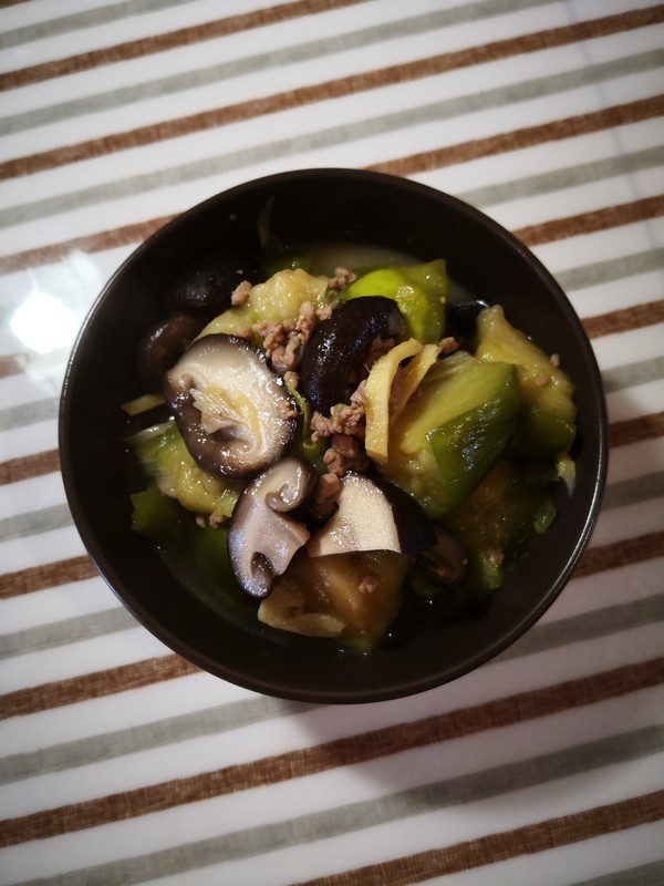 茄子燉香菇的做法-家常味燉菜譜-易網健康養生網 茄子燉香菇的做法-家常味燉菜譜