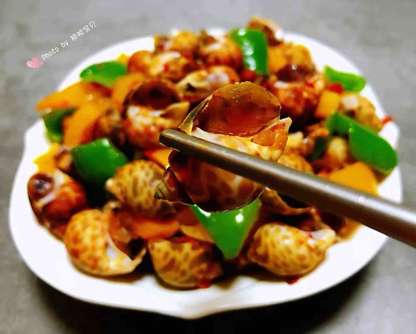 彩椒辣醬炒花螺的做法-香辣味炒菜譜-易網健康養生網 彩椒辣醬炒花螺的做法-香辣味炒菜譜