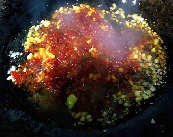 彩椒辣醬炒花螺的做法-香辣味炒菜譜-易網健康養生網 彩椒辣醬炒花螺的做法-香辣味炒菜譜
