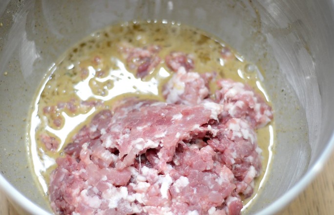 自制午餐肉的做法-家常味蒸菜譜