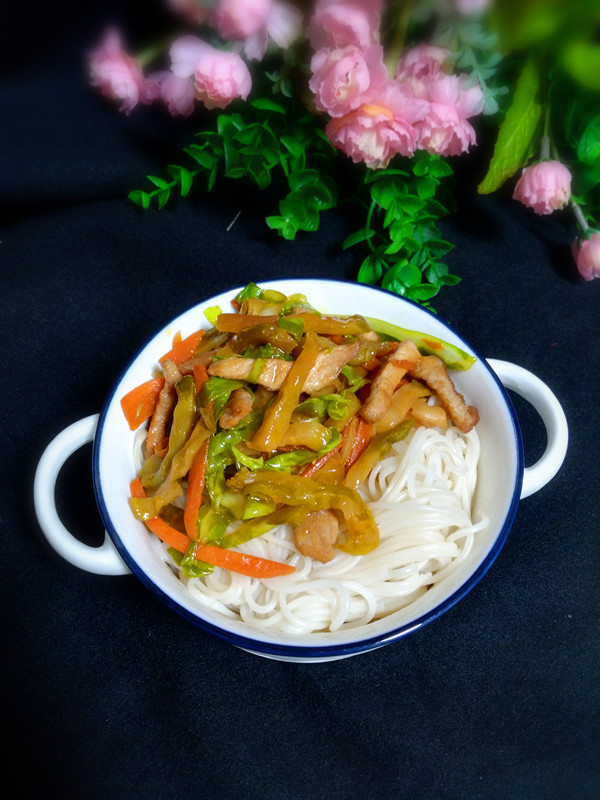 榨菜肉絲面的做法-家常味炒菜譜