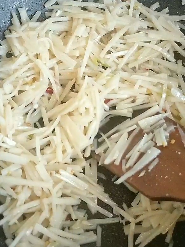 熗炒藕絲的做法-家常味炒菜譜