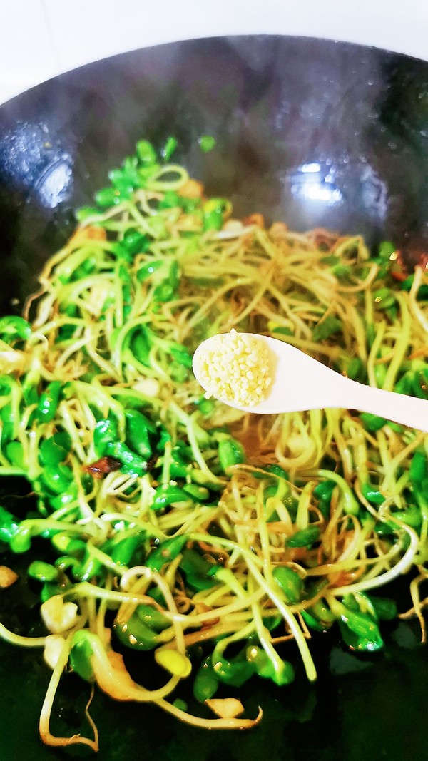 蒜香豆苗的做法-咸鮮味炒菜譜