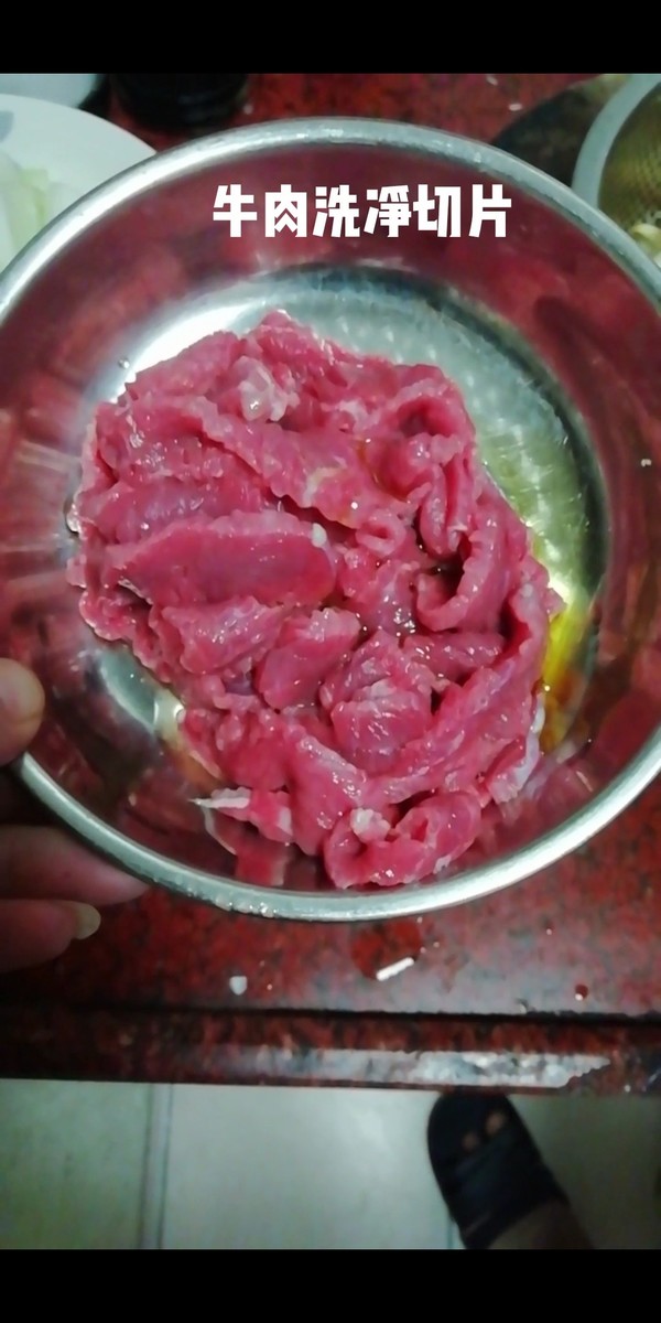 牛肉炒花生芽的做法-咸鮮味炒菜譜-易網<a href=http://www.aoa7937.com/ target=_blank class=infotextkey>健康養生</a>網 牛肉炒花生芽的做法-咸鮮味炒菜譜