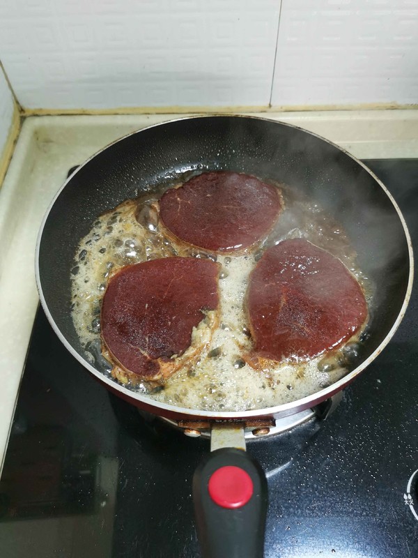 家常牛排的做法-咸鮮味煎菜譜-易網健康養生網 家常牛排的做法-咸鮮味煎菜譜