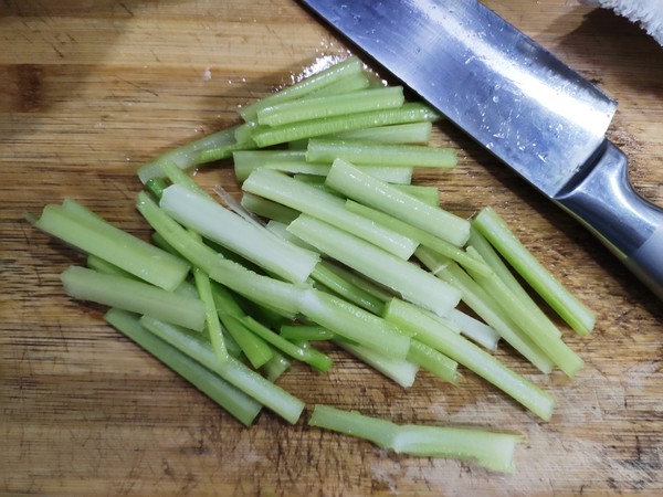 西芹涼拌牛百葉的做法-家常味拌菜譜