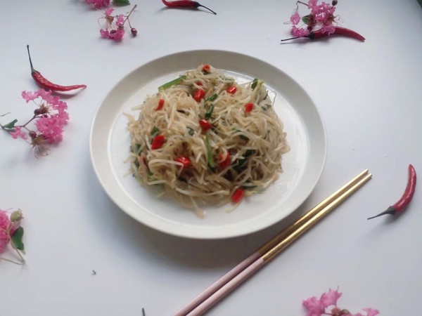 爆炒。酸辣綠豆芽的做法-咸鮮味炒菜譜-易網(wǎng)健康養(yǎng)生網(wǎng) 爆炒。酸辣綠豆芽的做法-咸鮮味炒菜譜