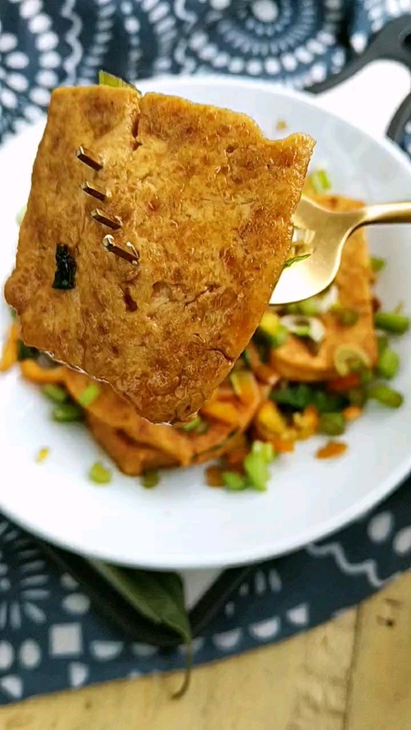 香煎北豆腐的做法-家常味煎菜譜-易網(wǎng)健康養(yǎng)生網(wǎng) 香煎北豆腐的做法-家常味煎菜譜