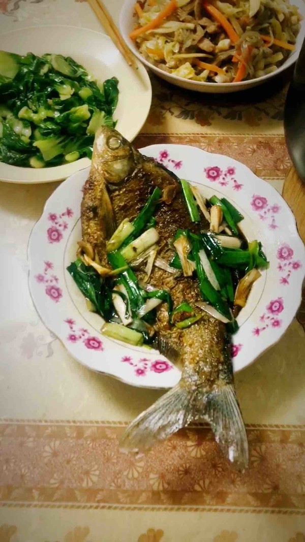 蒜香鳊魚的做法-家常味燒菜譜-易網健康養生網 蒜香鳊魚的做法-家常味燒菜譜