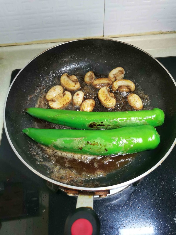 家常牛排的做法-咸鮮味煎菜譜-易網健康養生網 家常牛排的做法-咸鮮味煎菜譜