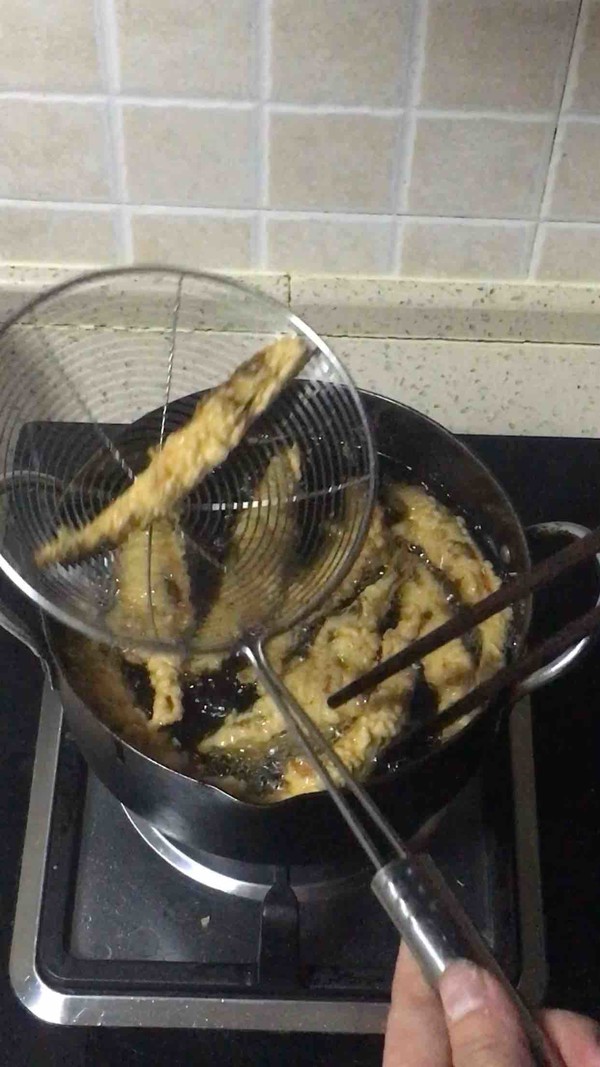 香酥多春魚的做法-家常味炸菜譜