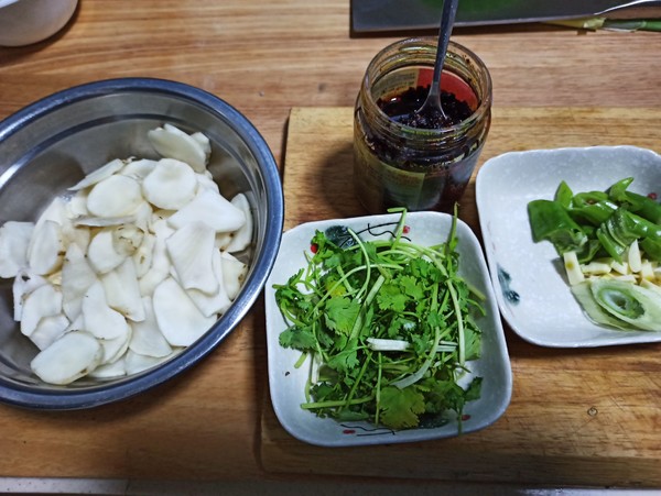 香辣醬炒洋姜的做法-香辣味炒菜譜