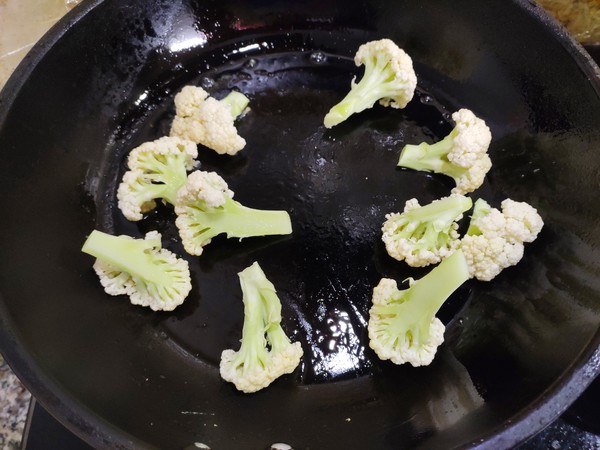 有機(jī)花菜雞蛋湯的做法-咸鮮味煮菜譜-易網(wǎng)健康養(yǎng)生網(wǎng) 有機(jī)花菜雞蛋湯的做法-咸鮮味煮菜譜