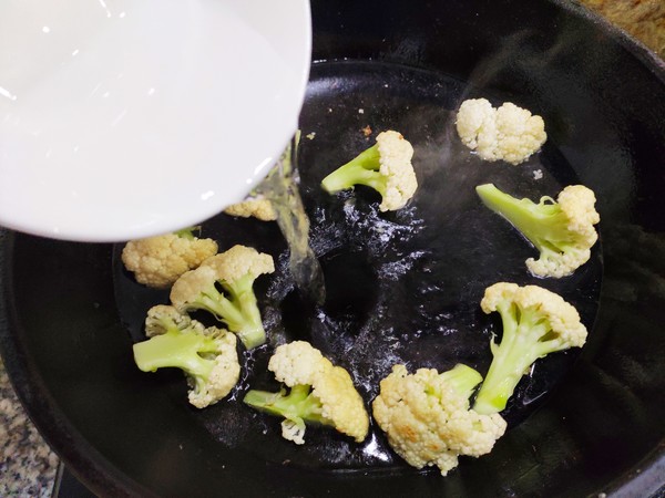 有機(jī)花菜雞蛋湯的做法-咸鮮味煮菜譜-易網(wǎng)健康養(yǎng)生網(wǎng) 有機(jī)花菜雞蛋湯的做法-咸鮮味煮菜譜