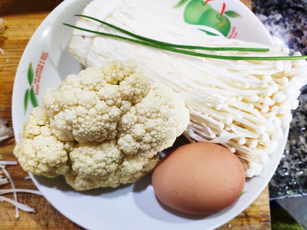 有機(jī)花菜雞蛋湯的做法-咸鮮味煮菜譜-易網(wǎng)<a href=http://www.aoa7937.com/ target=_blank class=infotextkey>健康養(yǎng)生</a>網(wǎng) 有機(jī)花菜雞蛋湯的做法-咸鮮味煮菜譜