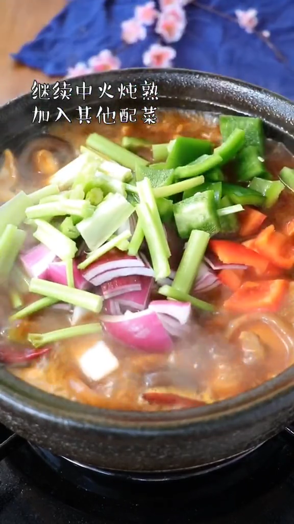家常雞公煲的做法-咸鮮味燒菜譜