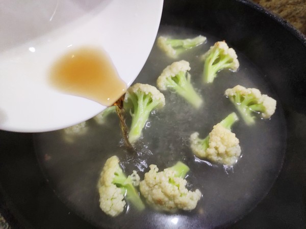 有機(jī)花菜雞蛋湯的做法-咸鮮味煮菜譜-易網(wǎng)健康養(yǎng)生網(wǎng) 有機(jī)花菜雞蛋湯的做法-咸鮮味煮菜譜