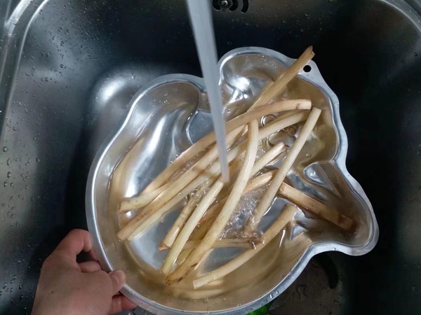 酸脆藕心菜的做法-酸辣味炒菜譜