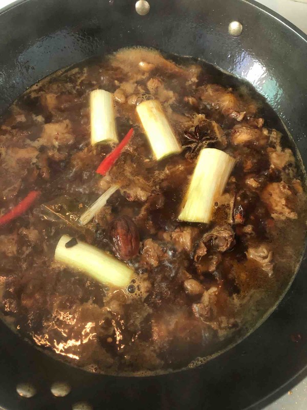 紅燒牛腩(家常版)的做法-醬香味燜菜譜-易網健康養生網 紅燒牛腩(家常版)的做法-醬香味燜菜譜