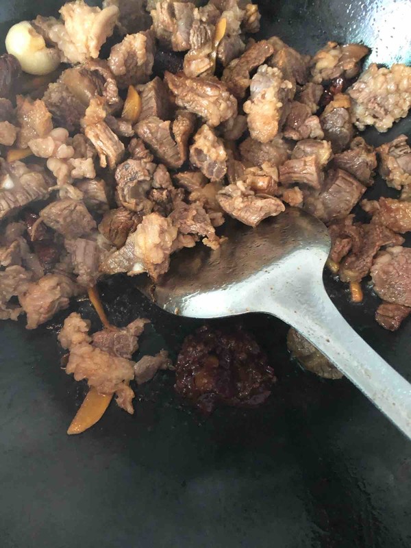 紅燒牛腩(家常版)的做法-醬香味燜菜譜-易網健康養生網 紅燒牛腩(家常版)的做法-醬香味燜菜譜