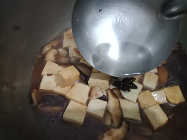 香菇燉豆腐的做法-家常味燉菜譜