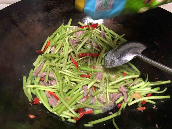 蘆蒿炒肉絲的做法-家常味炒菜譜