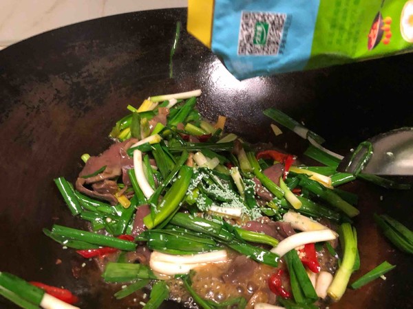 大蒜炒鴨肫的做法-家常味炒菜譜