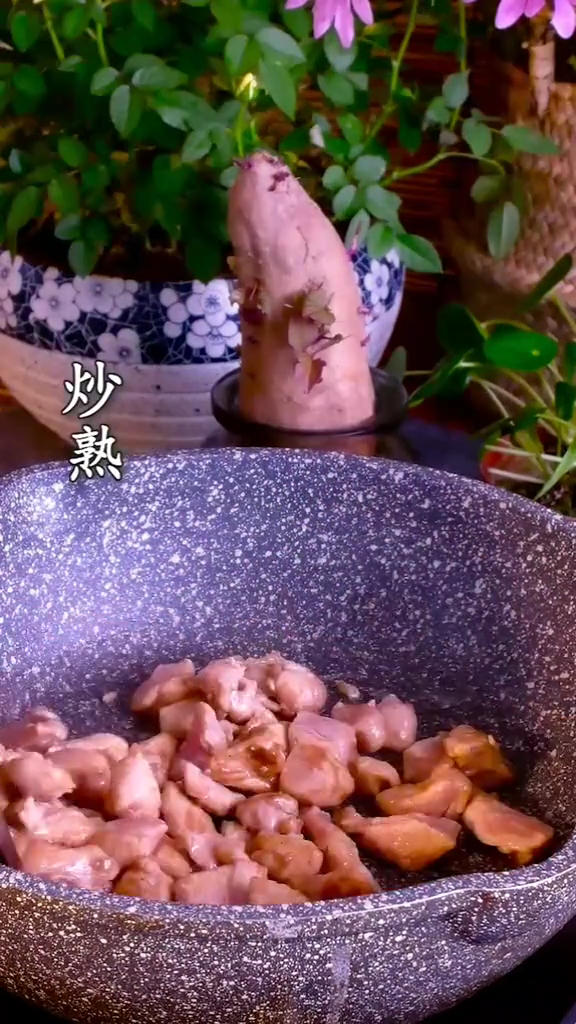 辣子雞丁的做法-家常味炒菜譜