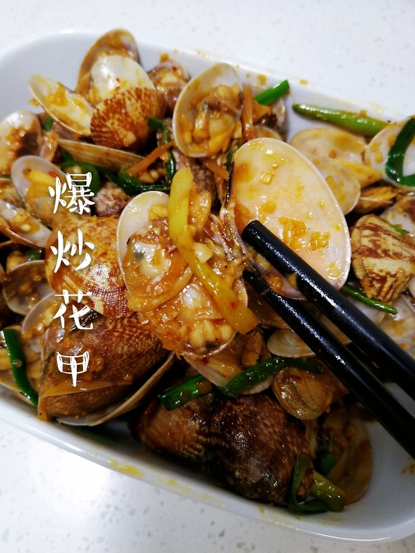 比飯店還好吃的爆炒花甲的做法-香辣味炒菜譜-易網健康養生網 比飯店還好吃的爆炒花甲的做法-香辣味炒菜譜