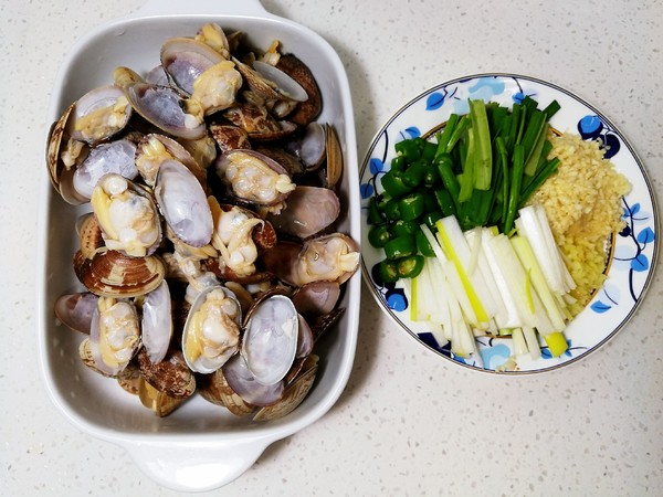 比飯店還好吃的爆炒花甲的做法-香辣味炒菜譜-易網健康養生網 比飯店還好吃的爆炒花甲的做法-香辣味炒菜譜