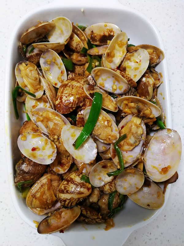比飯店還好吃的爆炒花甲的做法-香辣味炒菜譜-易網健康養生網 比飯店還好吃的爆炒花甲的做法-香辣味炒菜譜
