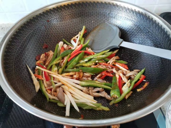 三椒紅油肚片的做法-香辣味炒菜譜-易網健康養生網 三椒紅油肚片的做法-香辣味炒菜譜