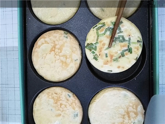 香蔥雞蛋餅的做法-蔥香味煎菜譜-易網健康養(yǎng)生網 香蔥雞蛋餅的做法-蔥香味煎菜譜