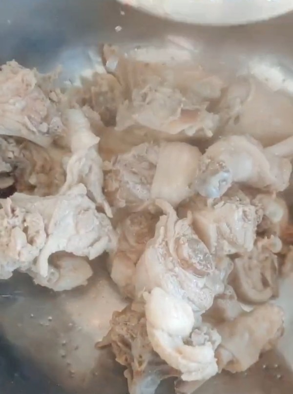 板栗鴨的做法-家常味其它工藝菜譜