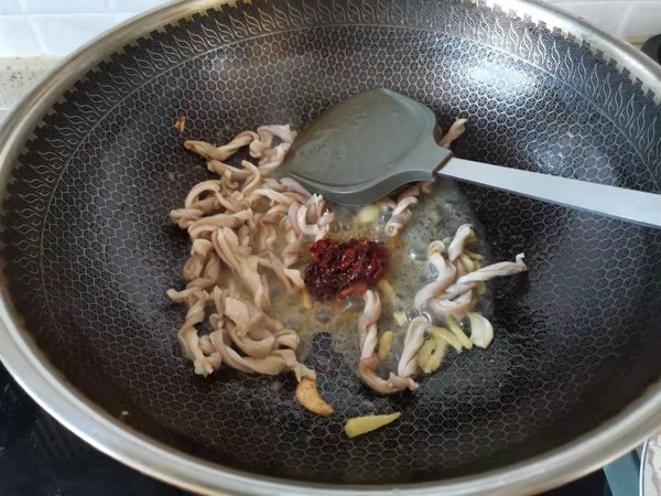 三椒紅油肚片的做法-香辣味炒菜譜-易網健康養生網 三椒紅油肚片的做法-香辣味炒菜譜