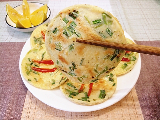香蔥雞蛋餅的做法-蔥香味煎菜譜-易網健康養(yǎng)生網 香蔥雞蛋餅的做法-蔥香味煎菜譜