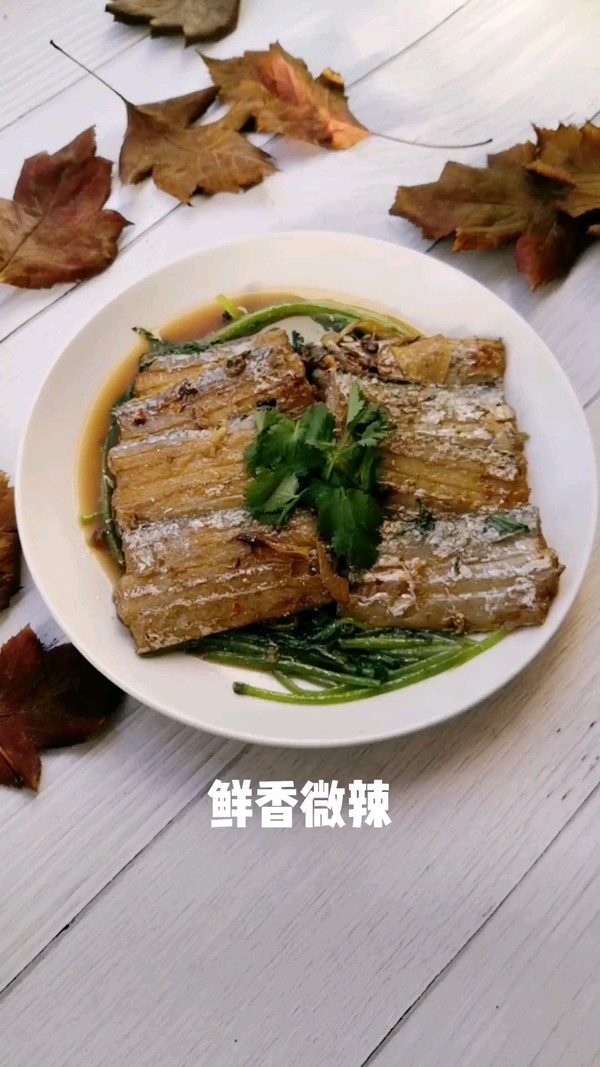 茼蒿燉帶魚的做法-咸鮮味燉菜譜-易網健康養生網 茼蒿燉帶魚的做法-咸鮮味燉菜譜