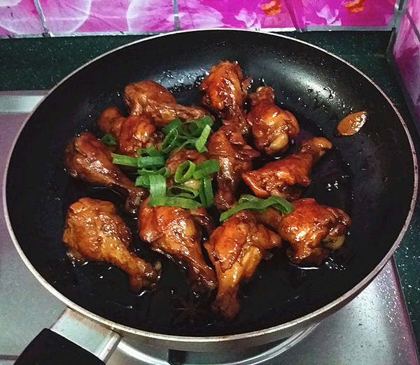 可樂雞翅根的做法-咸鮮味燒菜譜