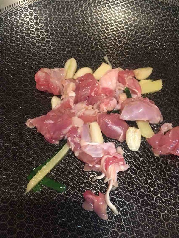 海鮮蝦炒雞的做法-咸鮮味炒菜譜-易網健康養生網 海鮮蝦炒雞的做法-咸鮮味炒菜譜
