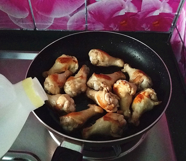 可樂雞翅根的做法-咸鮮味燒菜譜
