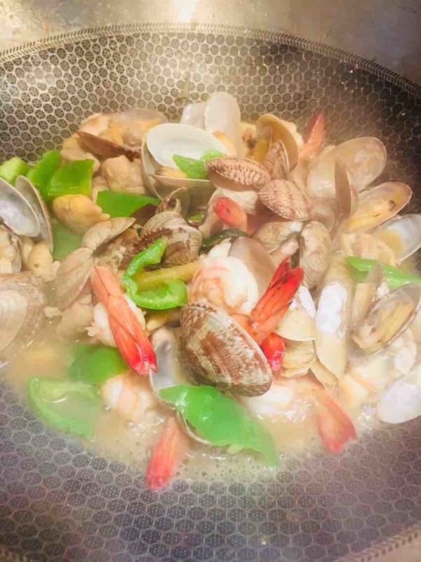 海鮮蝦炒雞的做法-咸鮮味炒菜譜-易網健康養生網 海鮮蝦炒雞的做法-咸鮮味炒菜譜