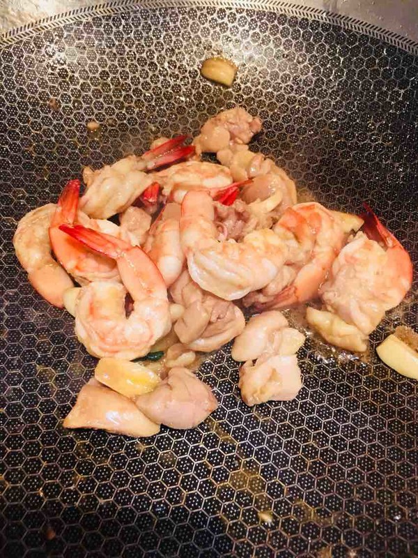 海鮮蝦炒雞的做法-咸鮮味炒菜譜-易網健康養生網 海鮮蝦炒雞的做法-咸鮮味炒菜譜