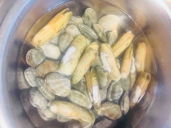 海鮮蝦炒雞的做法-咸鮮味炒菜譜-易網<a href=http://www.aoa7937.com/ target=_blank class=infotextkey>健康養生</a>網 海鮮蝦炒雞的做法-咸鮮味炒菜譜