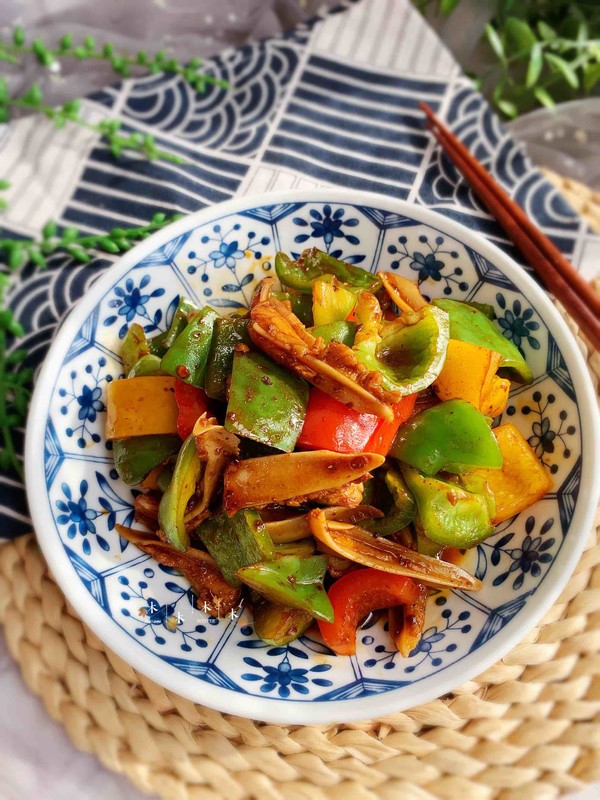 超簡單的辣炒雞脆骨的做法-香辣味炒菜譜-易網健康養生網 超簡單的辣炒雞脆骨的做法-香辣味炒菜譜