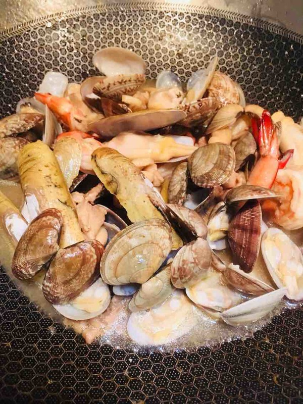 海鮮蝦炒雞的做法-咸鮮味炒菜譜-易網健康養生網 海鮮蝦炒雞的做法-咸鮮味炒菜譜