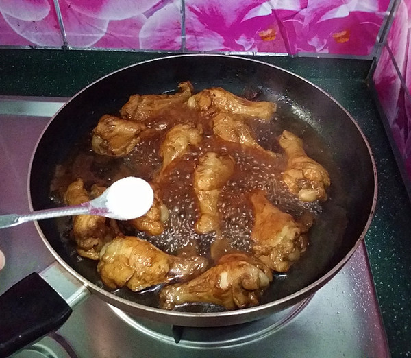 可樂雞翅根的做法-咸鮮味燒菜譜
